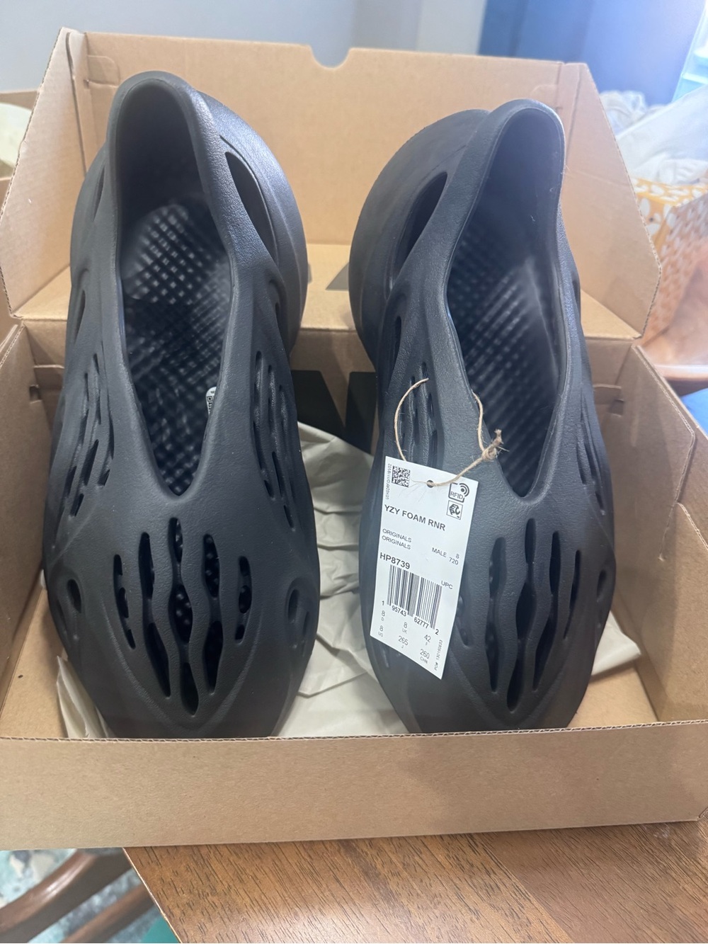 Yeezy Foam RNNR Onyx Black Size 8 NWT/NIB 2022 OG Release HP8739